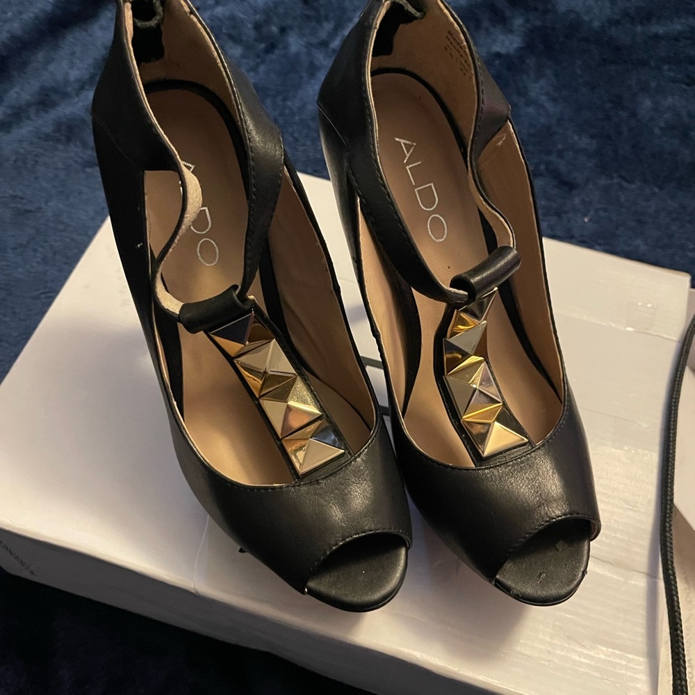 NWOT* ALDO Black Peep-Toe Heels with Gold Accents
